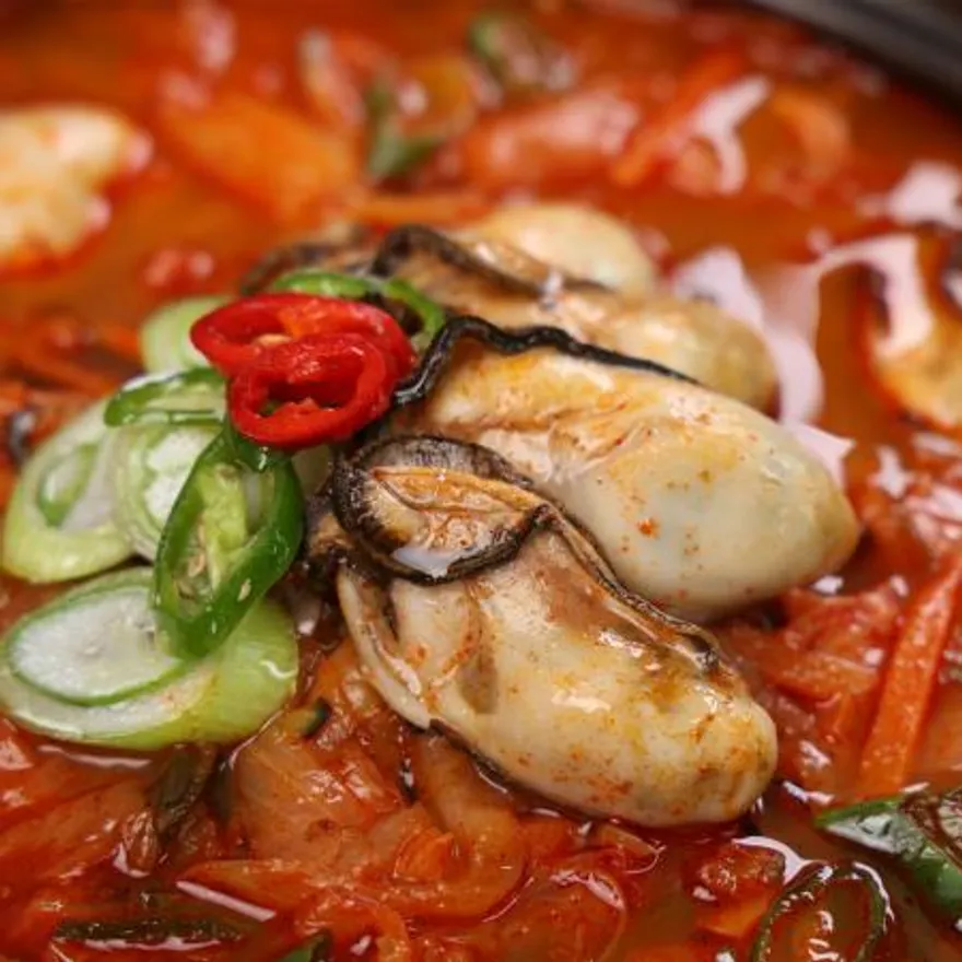 얼큰한 불맛 가득 통영 굴 짬뽕 이미지