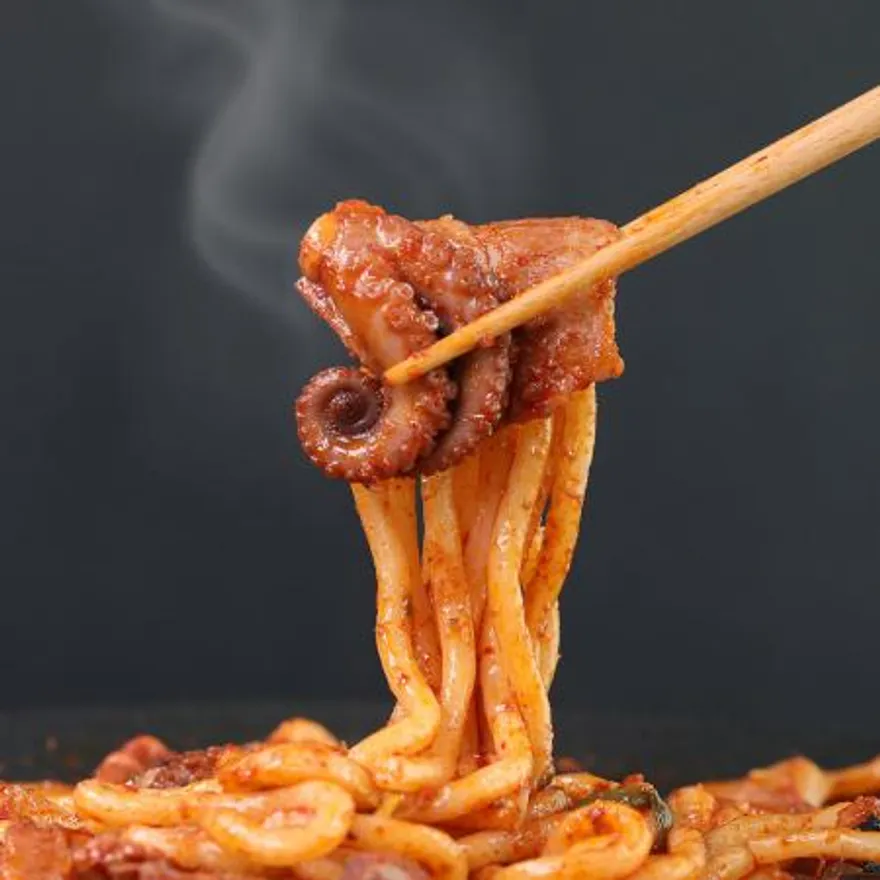매콤 쫄깃 통통한 쭈꾸미 볶음 이미지