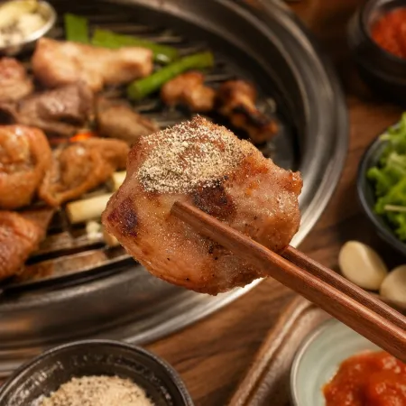 미트KG 돼지볼살 1kg 특수부위 볼살 구이 수육 찜 이미지