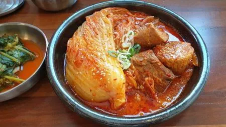 국내산묵은지(고급) 고춧가루 중국산 이미지
