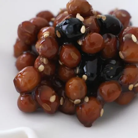 [여우마을] 국내제조 볶아조린 대두콩조림 업소용 메주콩조림 1kg  이미지