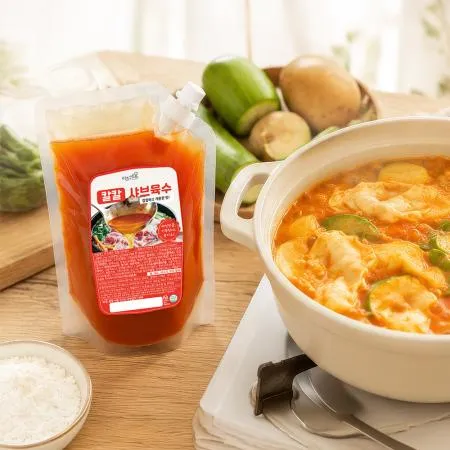 이츠쉐프 25배수 고농축 칼칼 샤브샤브 육수 대용량 업소용 얼큰 소스 2kg, 1개 이미지
