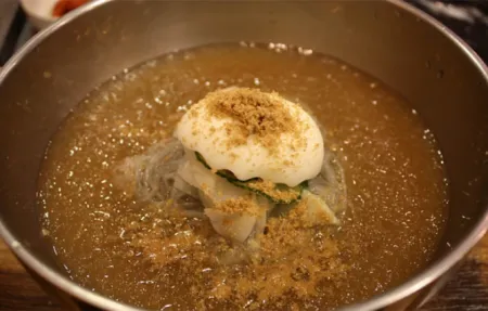 맛찬들 백미식품 골드 냉면육수 벌크 업소용 벌크냉면육수 5kg 1박스 2개입 이미지