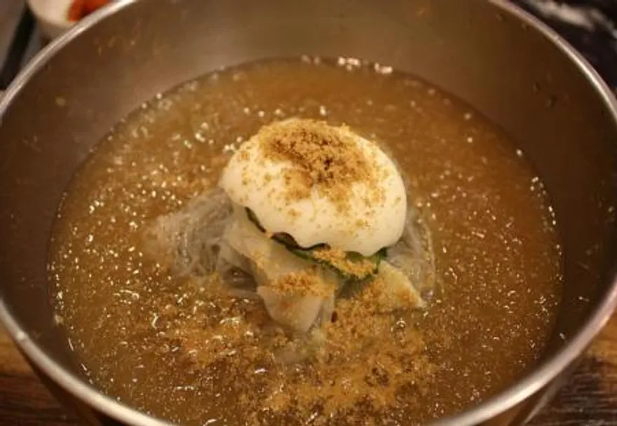 농민식품 냉면육수 350g 1박스 30개입 업소용 식당용 냉면맛집 1인분냉면육수 이미지