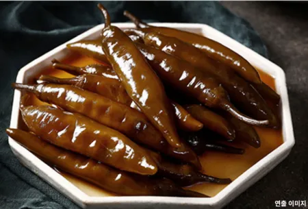 ❤️무료배송❤️ 반찬단지 간장고추 4kg 1박스 4개입  벌크 간장고추지 고추장아찌 이미지
