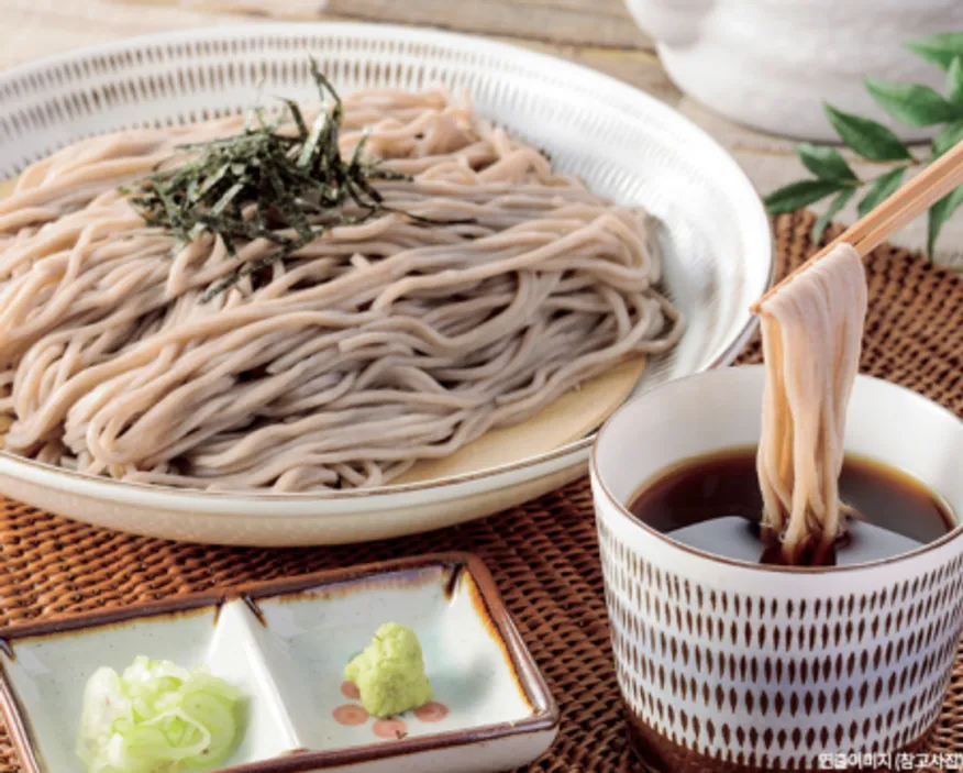 ❤️무료배송❤️ 일본 쇼켄 가츠오쯔유 일식 업소용 냉모밀 메밀소바 쯔유 2kg 1박스 6개입 이미지