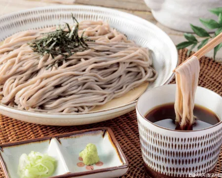 ❤️무료배송❤️  일본 쇼켄 가츠오쯔유 일식 업소용 냉모밀 메밀소바 쯔유 2kg 1박스 6개입 이미지