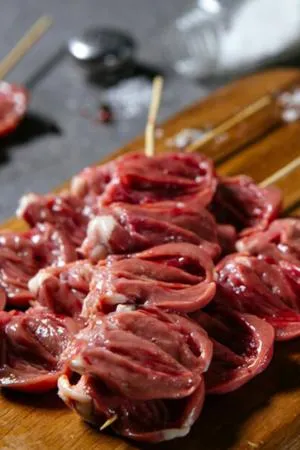 [청하유통] 국내산 금미식품 염통꼬치(1kg/50꼬치) 닭 꼬치 캠핑 바베큐 안주 음식 이미지