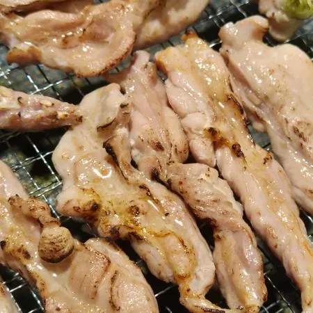 서비한입닭발 닭목살염지육 300g*1 이미지