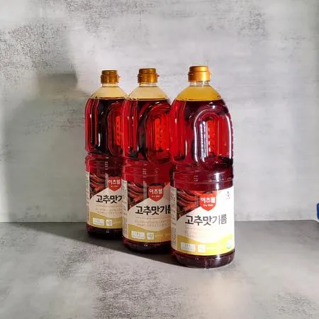 이츠웰 고추맛기름 1.8L x 8개  매운 고추씨기름 이미지