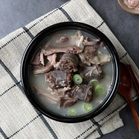 먹판사 순대국 700g 22봉 큰사이즈 순대와 돼지부속이 넉넉한 푸짐한 양 이미지