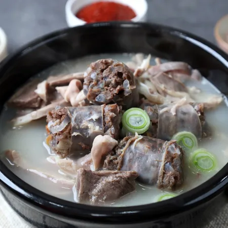 먹판사 순대국 700g 3봉 큰사이즈 순대와 돼지부속이 넉넉한 푸짐한 양 이미지