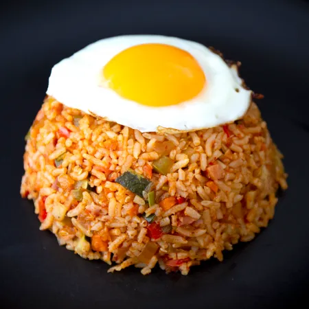 엄지식품 김치볶음밥 300g 30봉 이미지