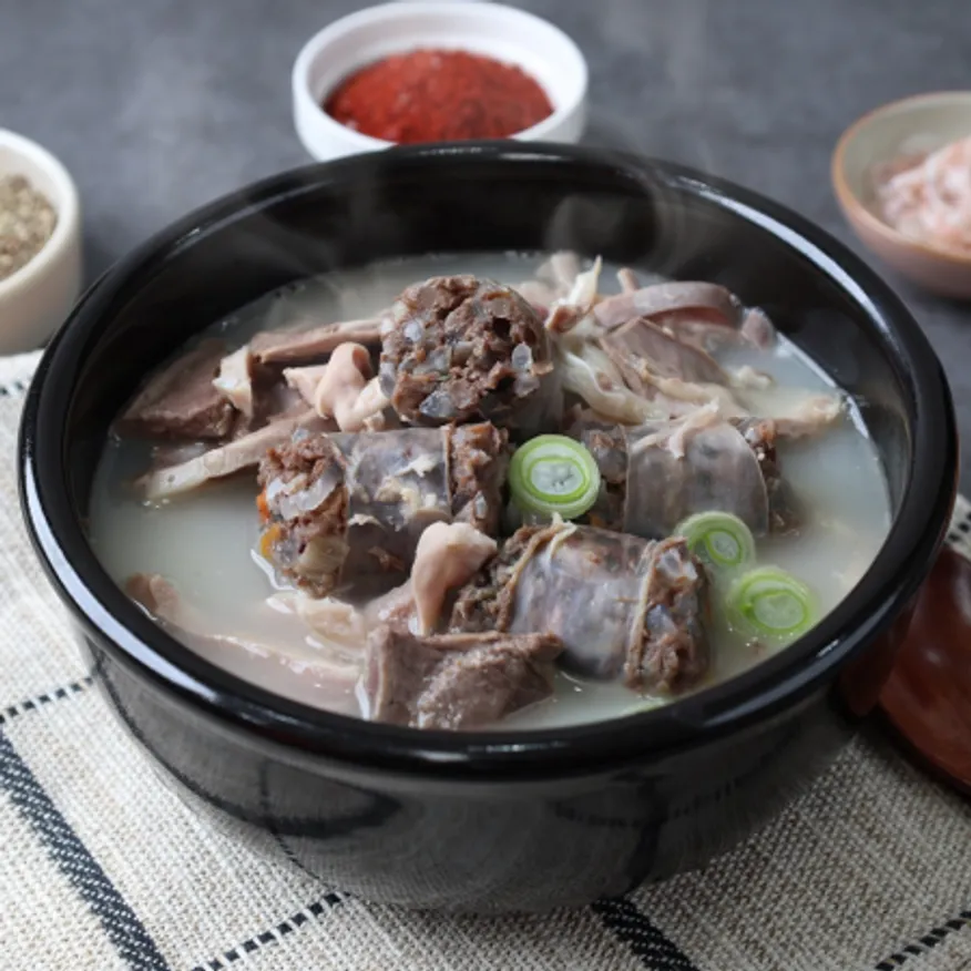 먹판사 순대국 700g 3봉 큰사이즈 순대와 돼지부속이 넉넉한 푸짐한 양 이미지