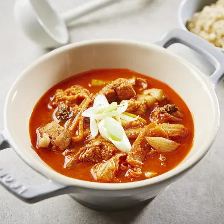 엘야드 돼지고기김치찌개 500g X 30봉 이미지
