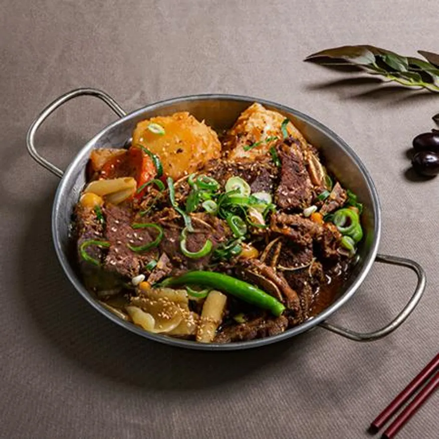 소갈비찜 (간장맛) 900g 양념소갈비찜 갈비찜 원팩 이미지