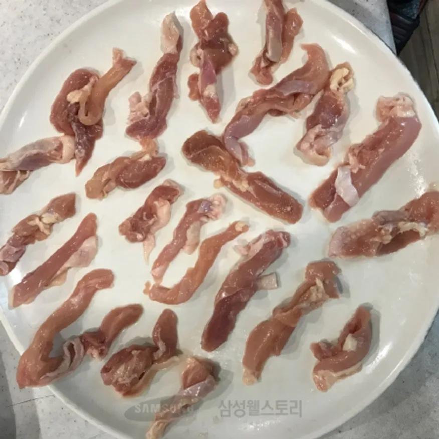 (16:30마감)냉동수입닭다리살(1*5CM/브라질산/2KG/PAC) 이미지
