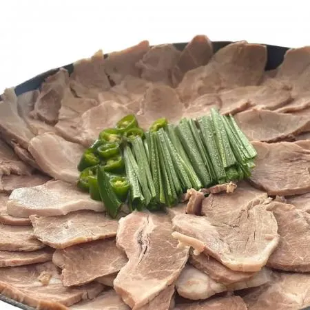익혀나온 목전지 2kg 슬라이스 수육국밥모듬 냉동 돼지고기 이미지