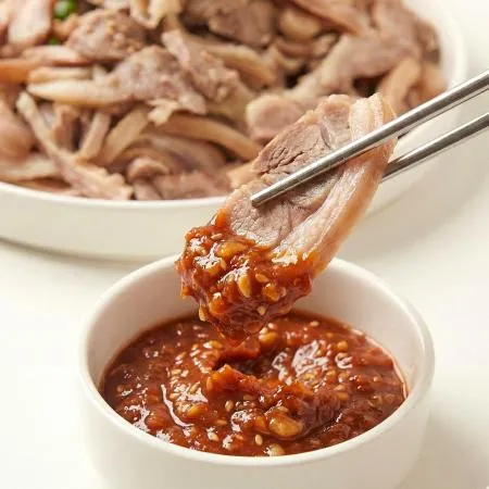 [머리고기100%] 국내산 한돈 돼지머리고기 1kg 탕육 슬라이스 국밥용 순대국고기 이미지