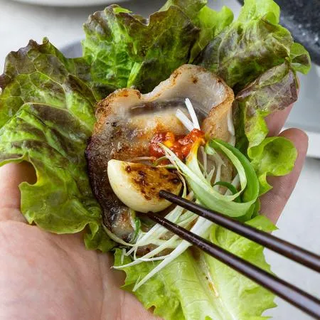 국내산 1+ 한돈 돈차돌 대패 1kg 캠핑용 돼지고기 이미지