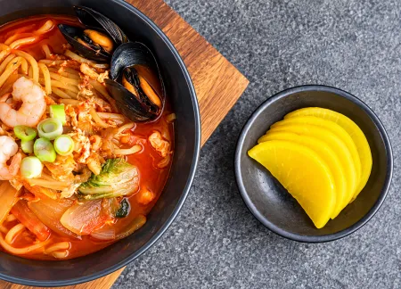 하진식품 참맛좋은 반달채단무지 2.5kg x 2개 이미지