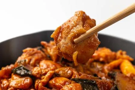 [BOX할인] 페르디가오 닭정육 (닭다리살) 2kg 냉동 뼈를 제거하고 껍질붙은 닭정육살 이미지