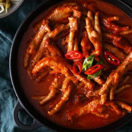 마녀 매운 국물닭발 820g 닭발 밀키트 간편식 야식 술안주 이미지