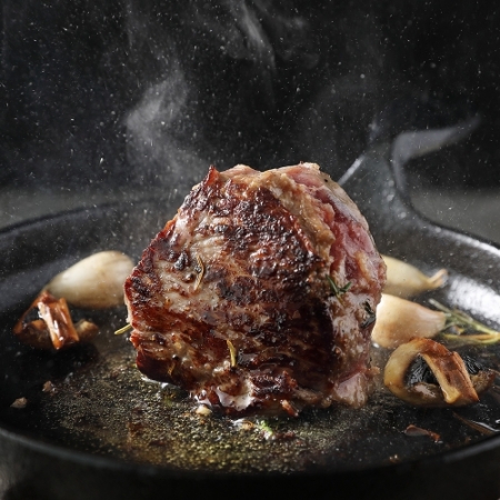 채끝스테이크 180g 술안주 밀키트 소고기 호프