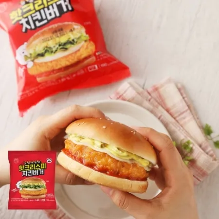핫크리스피치킨버거 190g 햄버거 간식 캠핑 pc방 야식 이미지