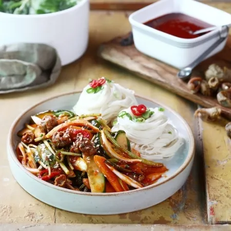 골뱅이무침소스 1kg  대용량 호프 술안주 간편식 밀키트 이미지