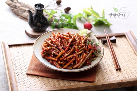 반찬단지 마늘쫑무침 이미지